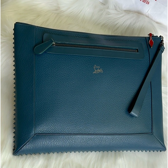 Stunning Clutch - Picture 3 of 17